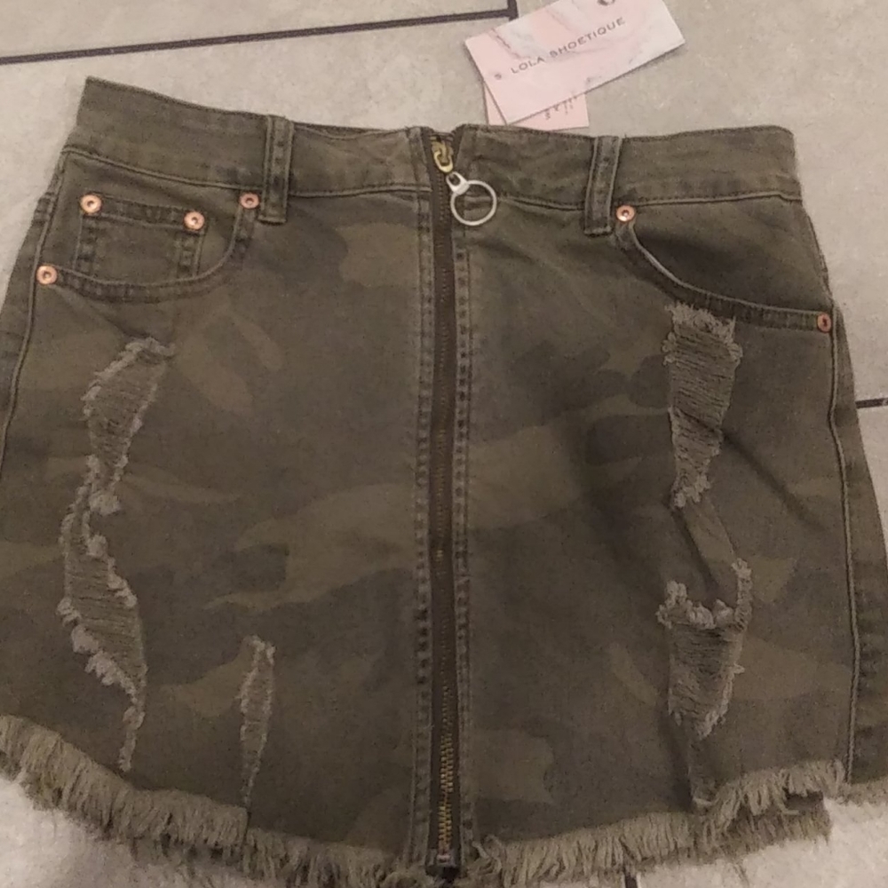 Camo mini skirt
